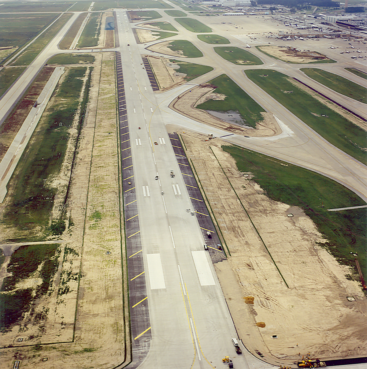 George Bush Intercontinental Airport - DTKJ Associates